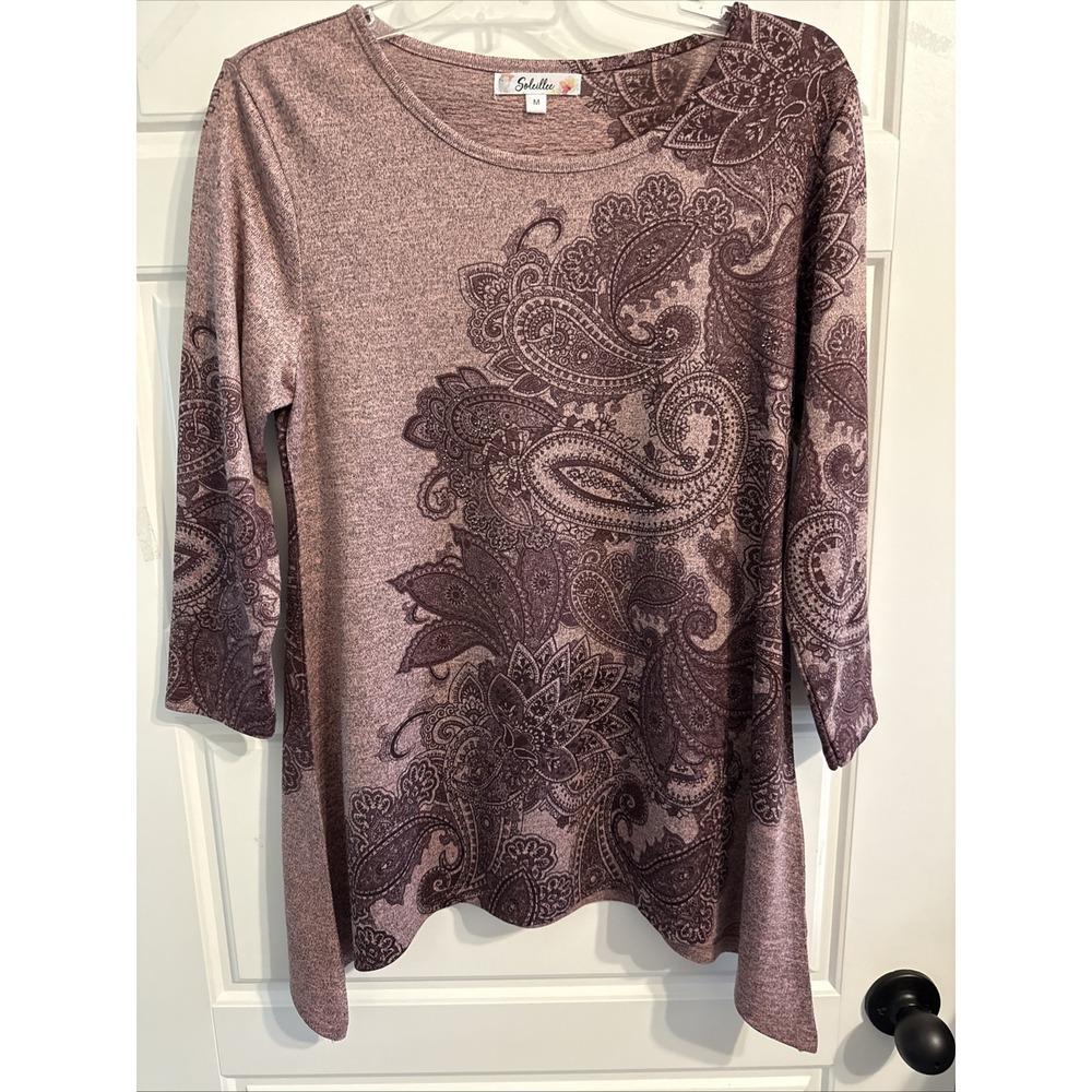 Soleillee Womans Top Size M 3/4 Sleeve Paisley Rhinestones on Front maroon